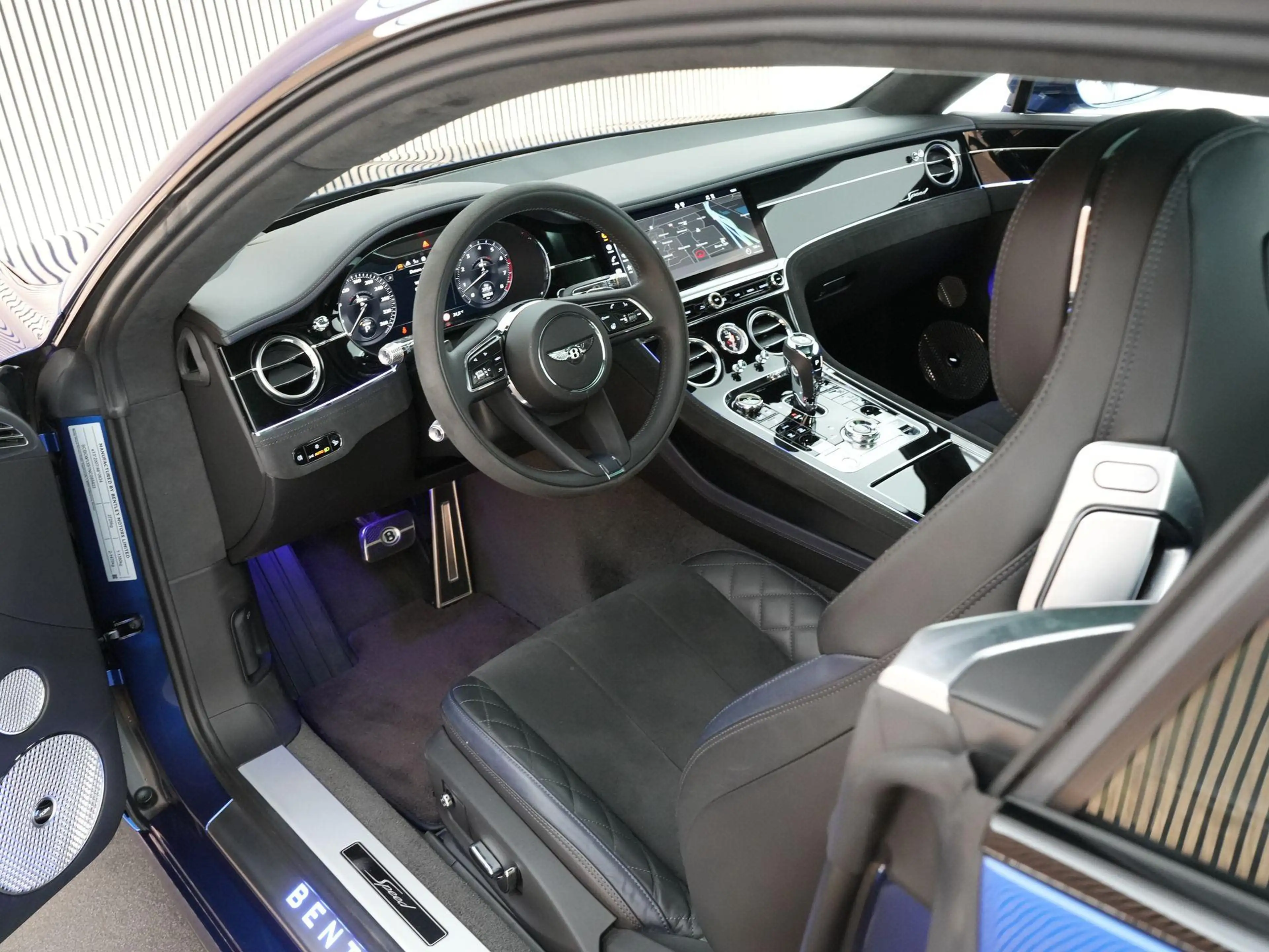 Bentley Continental GT W12 Speed 6.0 659pk |panoramadak|rotating|Naim|car — photo 10