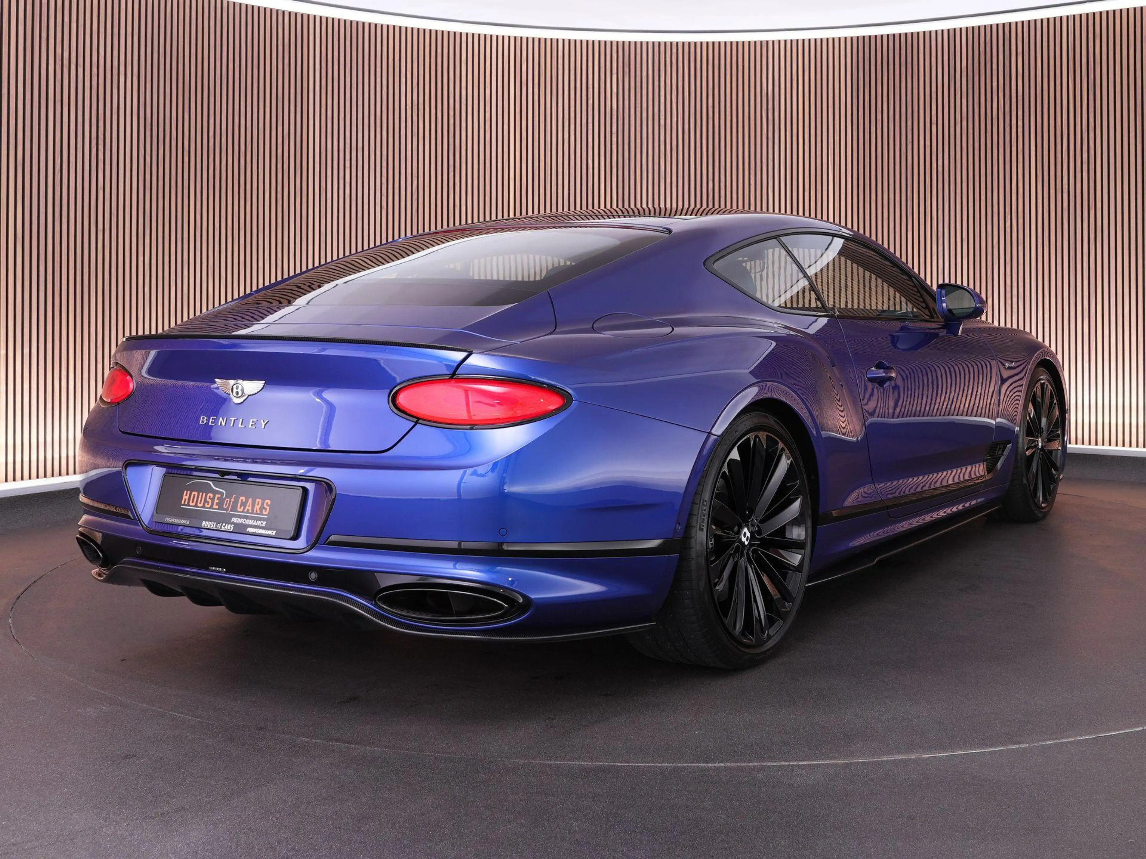 Bentley Continental GT W12 Speed 6.0 659pk |panoramadak|rotating|Naim|car — photo 3