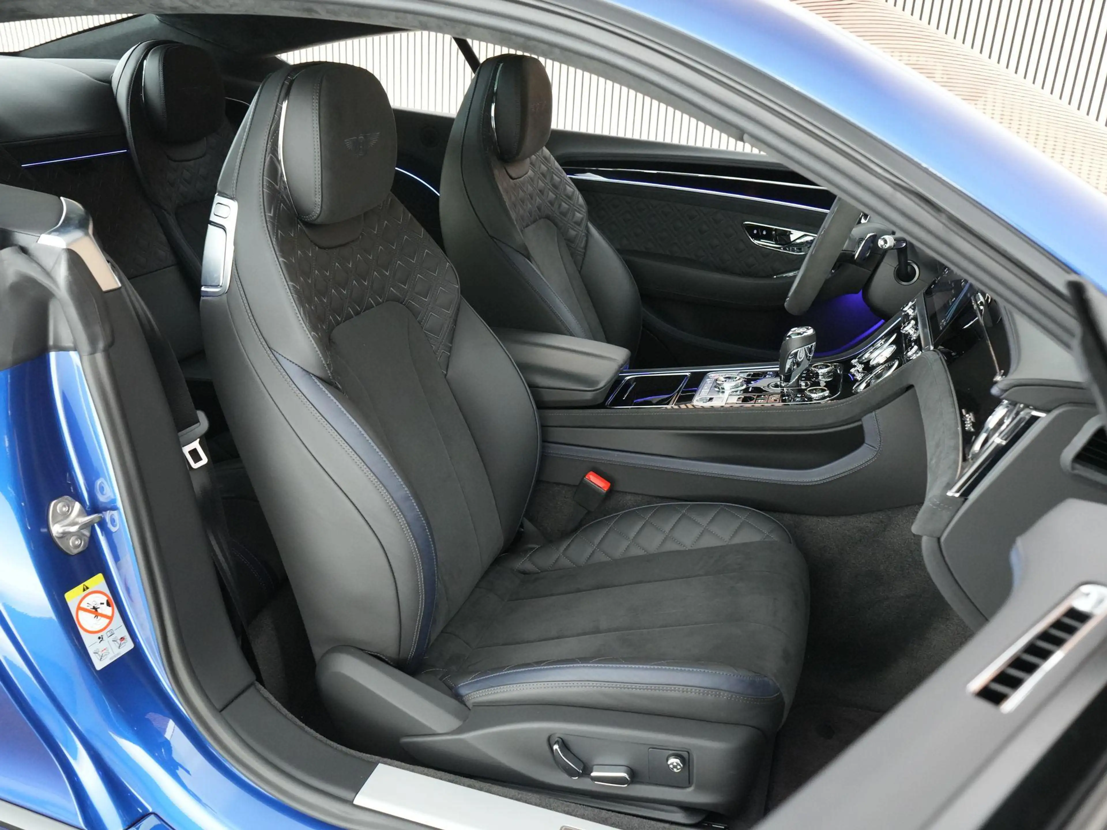 Bentley Continental GT W12 Speed 6.0 659pk |panoramadak|rotating|Naim|car — photo 7