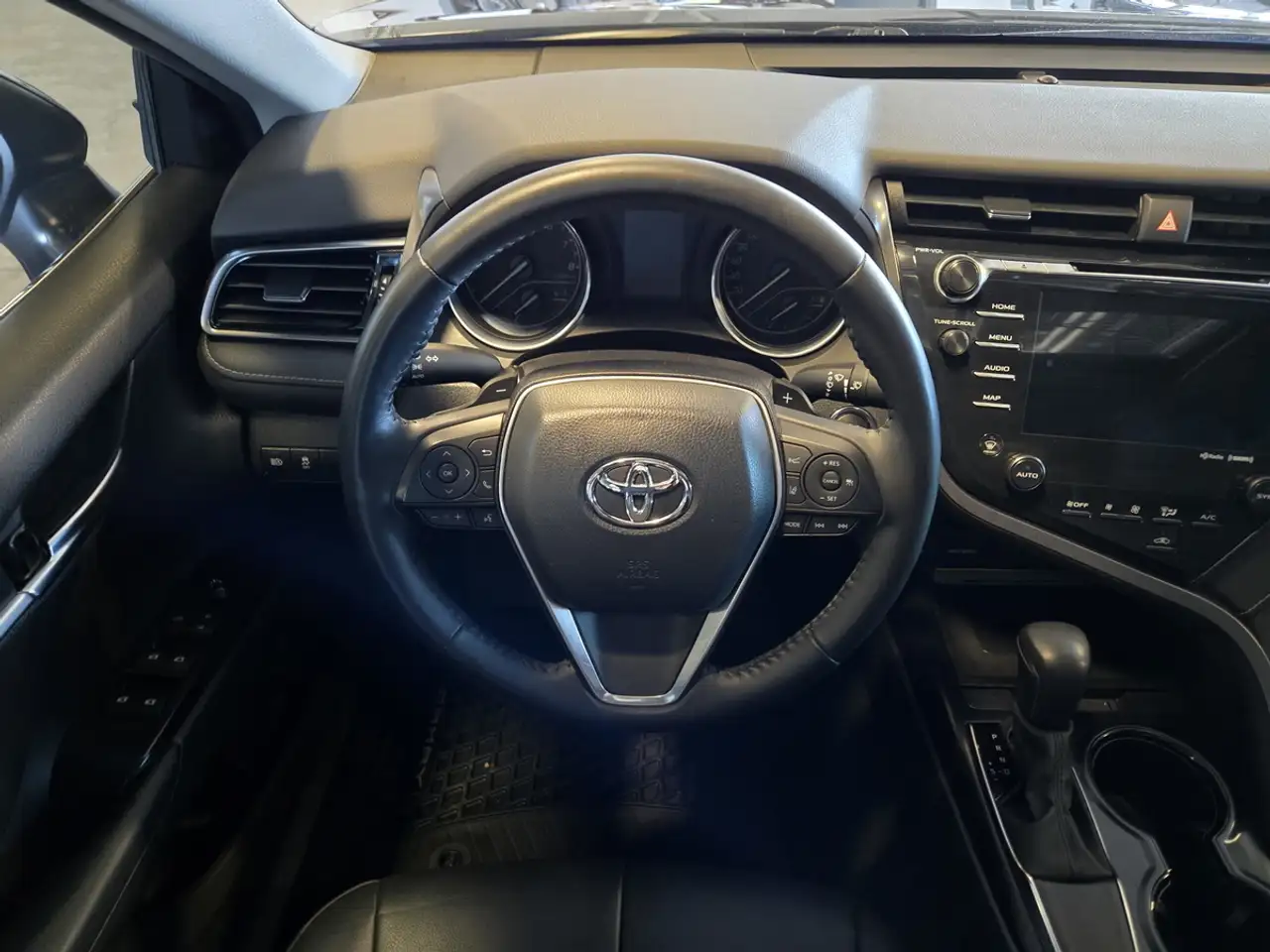 Toyota Camry снимка Toyota Camry