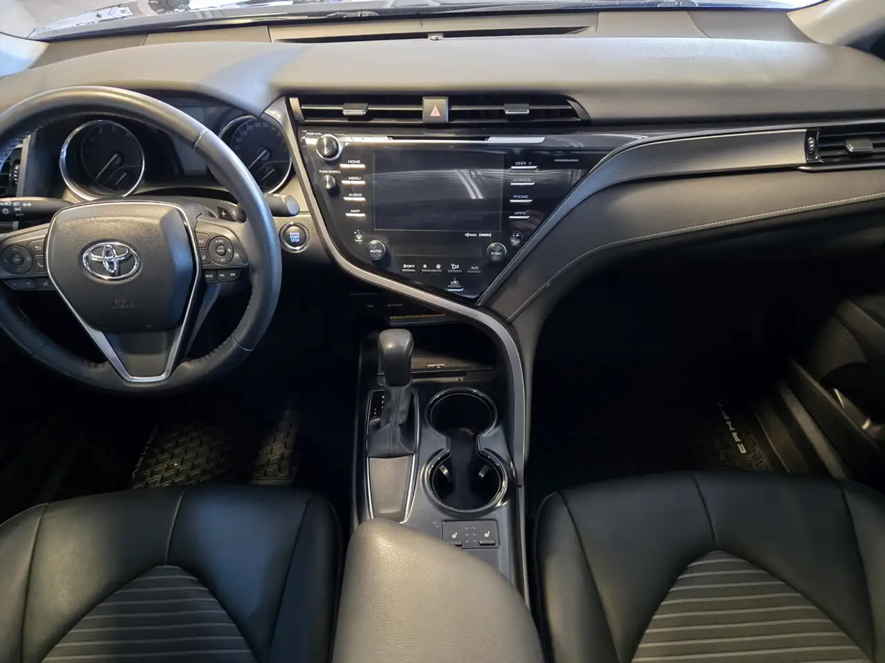 Toyota Camry снимка Toyota Camry