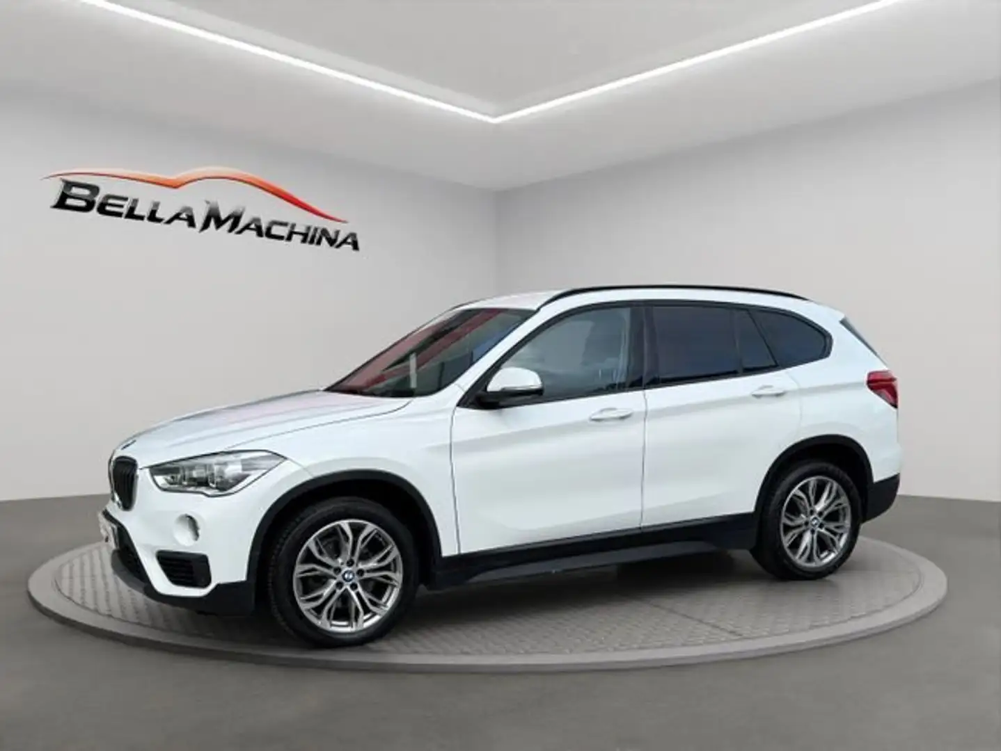 BMW X1 sDrive 18d Blanco - 1
