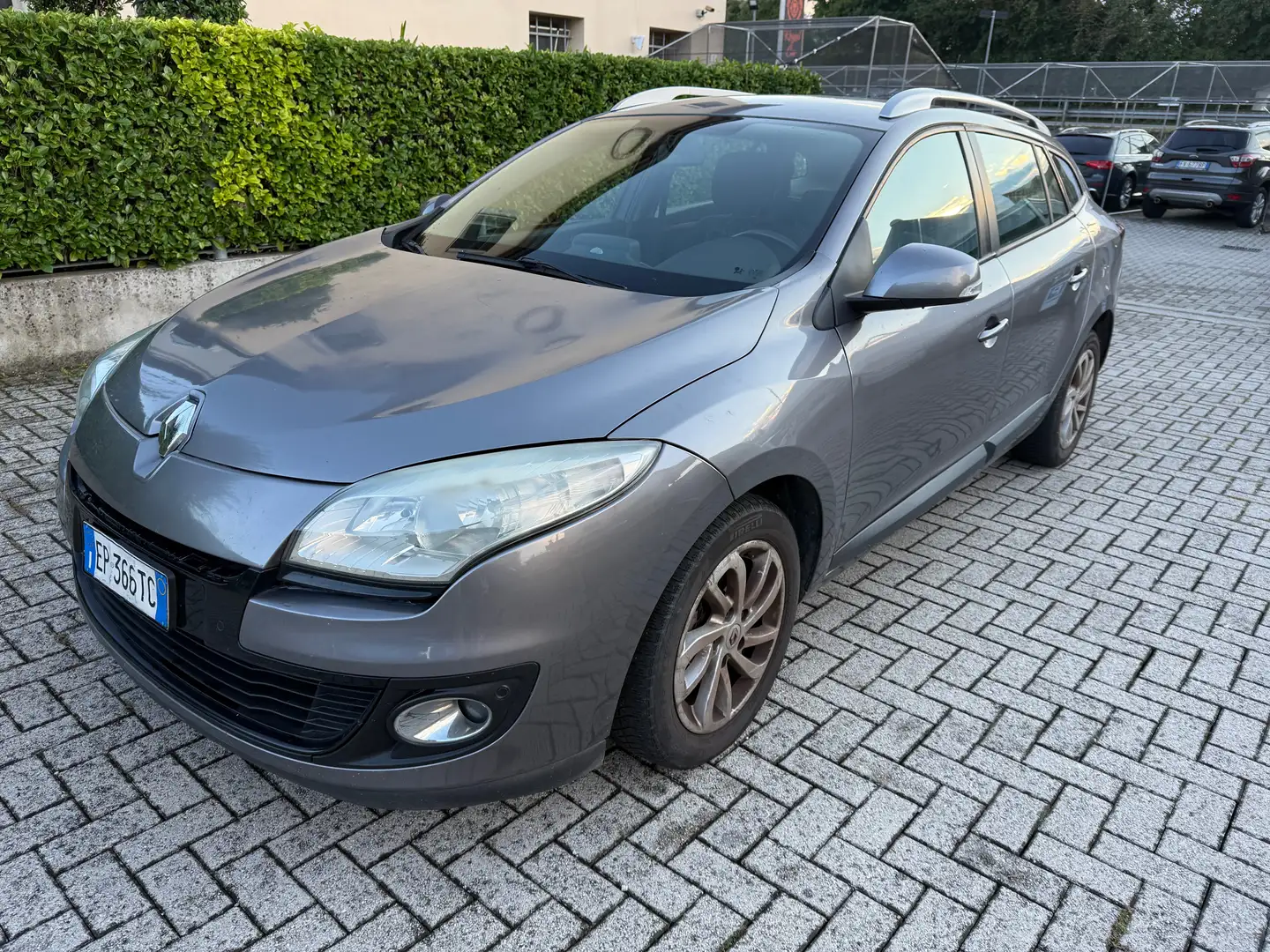 Renault Megane Megane SporTour 1.5 dci Gris - 2