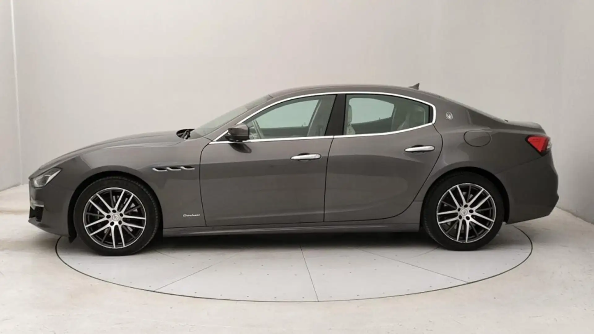 Maserati Ghibli 3.0 V6 Granlusso 350cv auto Gris - 2