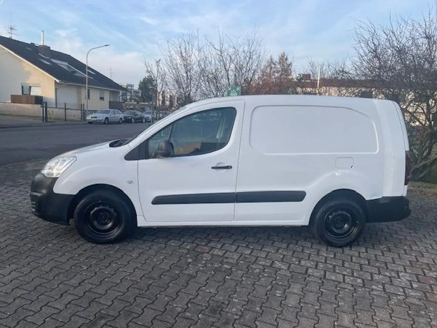 Peugeot Partner L2 Premium. LANG! 3-SITZE ! EURO-6! Weiß - 1