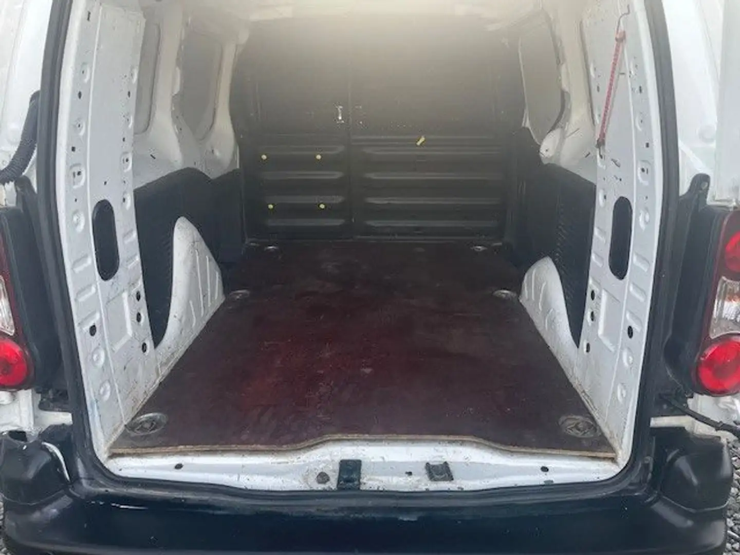 Peugeot Partner L2 Premium. LANG! 3-SITZE ! EURO-6! Weiß - 2