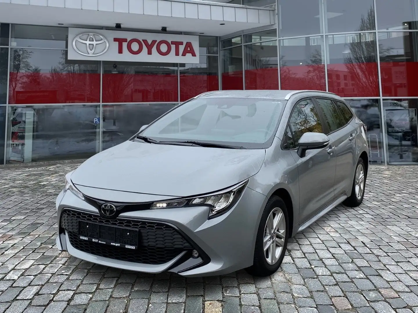 Toyota Corolla Touring Sports 1.2T Comfort 2xKlima ACC Grijs - 1