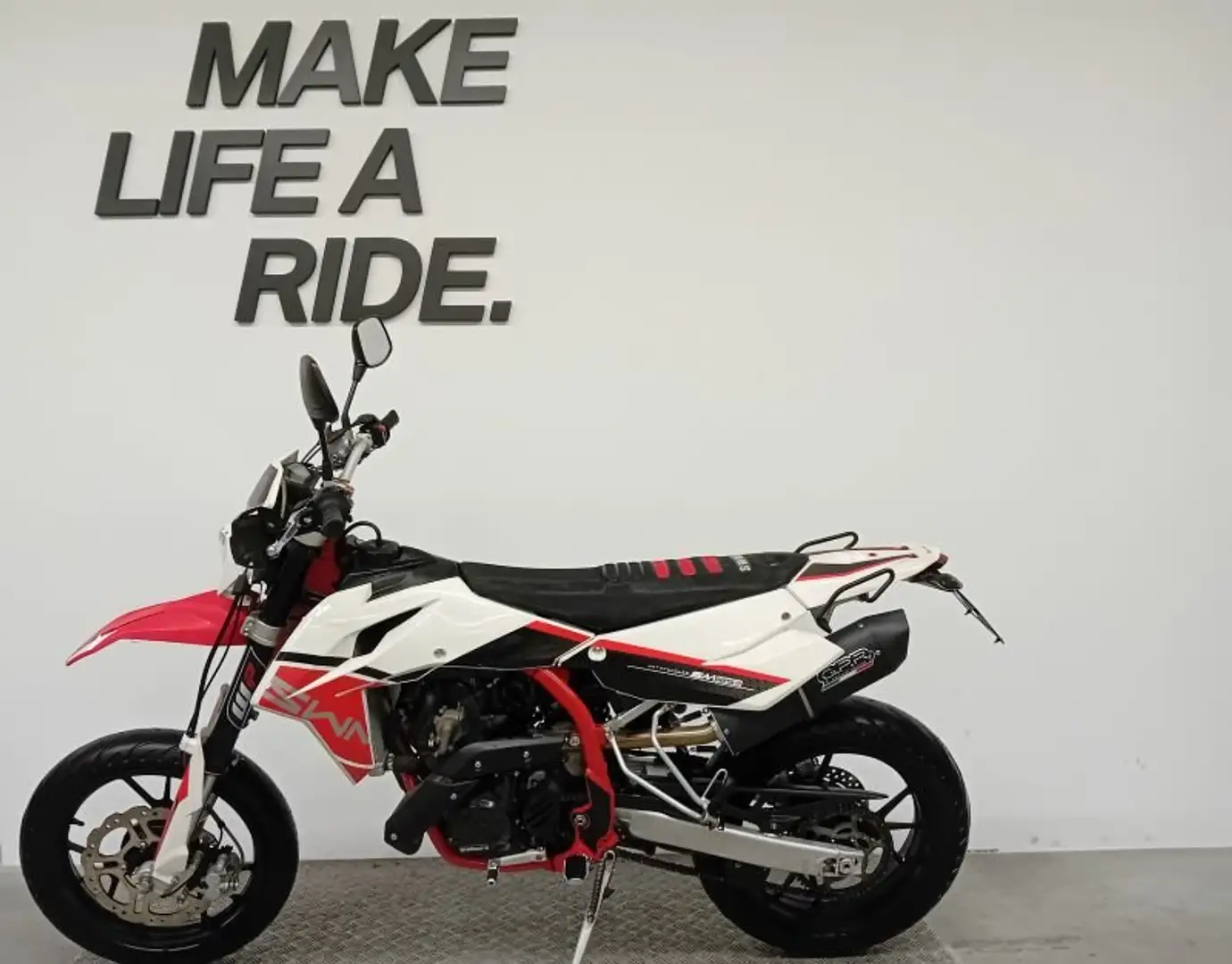 SWM SM 125 R Wit - 2