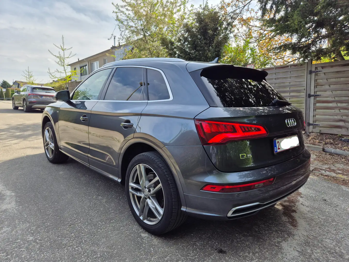 Audi Q5 S-Line | 2L ESSENCE | TOIT PANORAMIQUE Gris - 2
