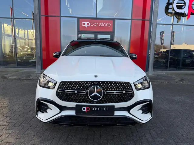 Mercedes-Benz GLE view 2