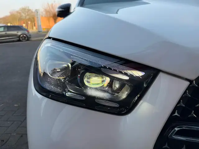Mercedes-Benz GLE view 8