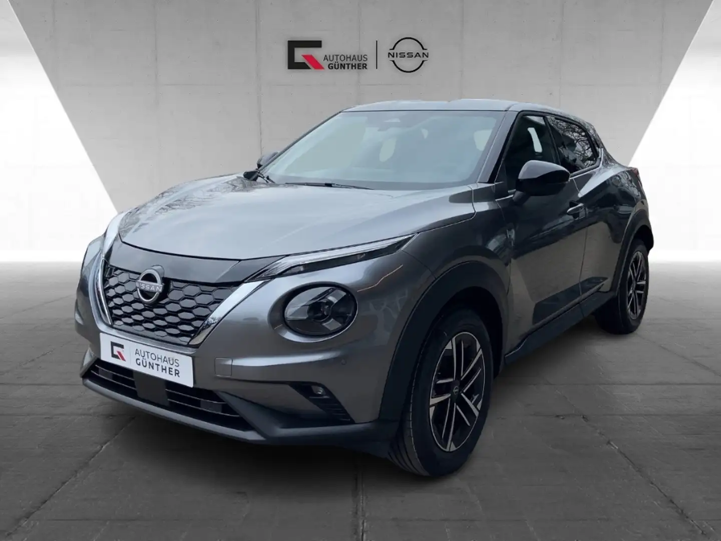 Nissan Juke N-Connecta Hybrid 1.6 4AMT Winter Šedá - 1