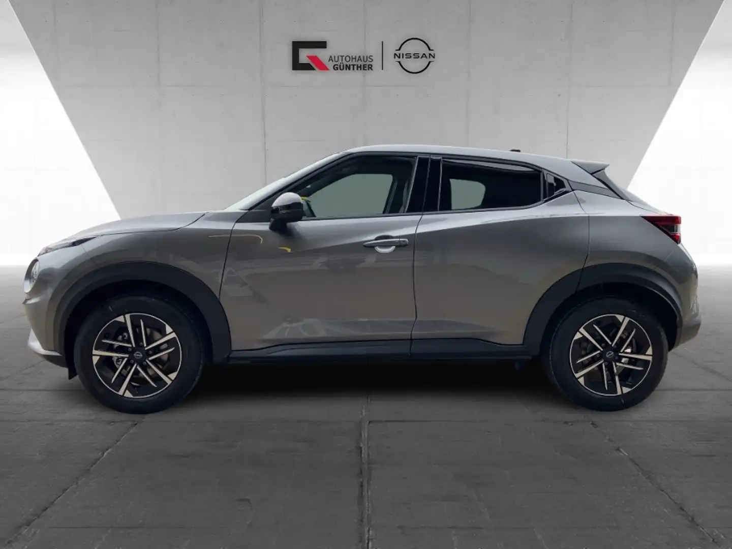 Nissan Juke N-Connecta Hybrid 1.6 4AMT Winter Šedá - 2