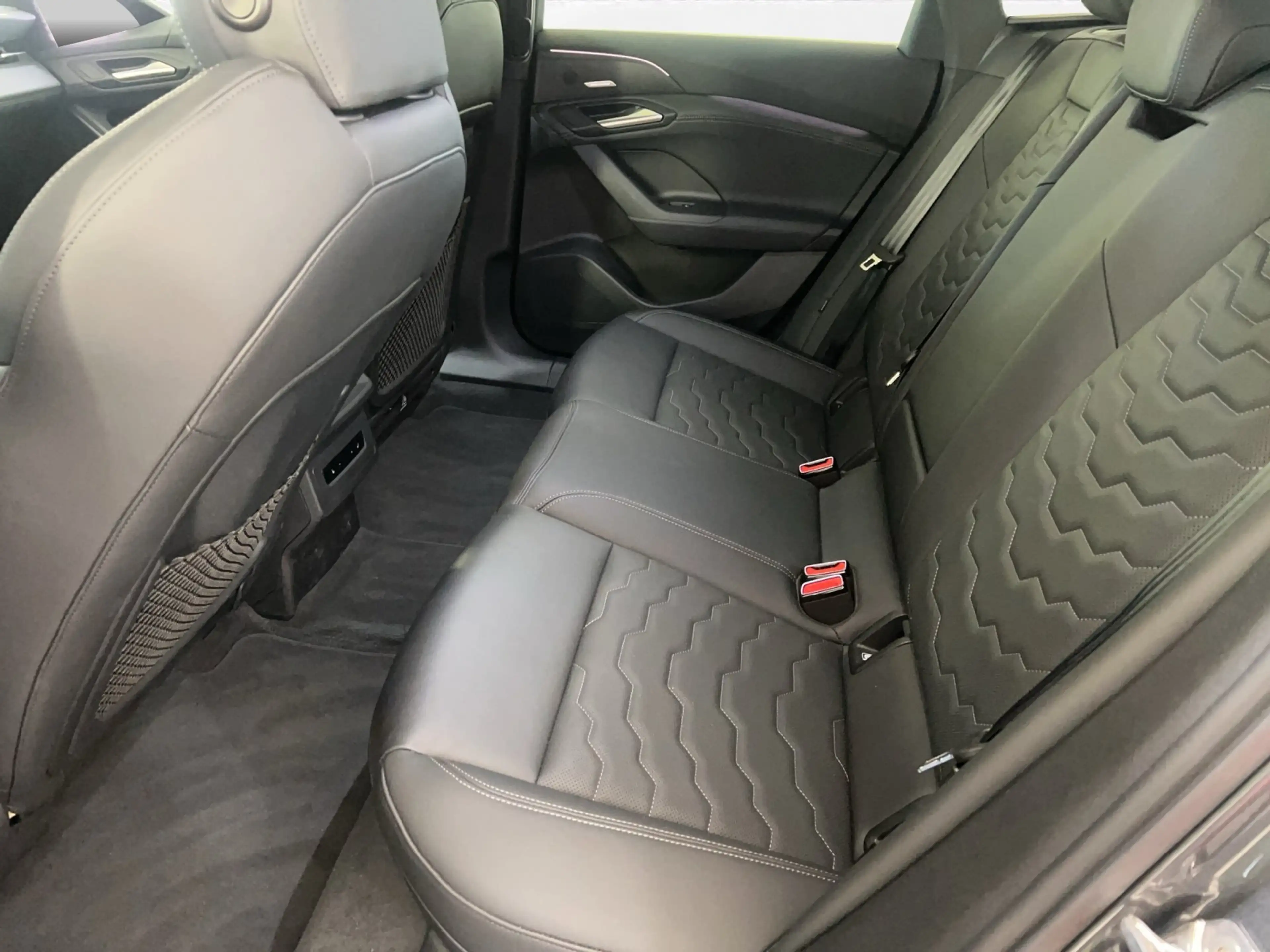 Audi S6 Avant e-tron — photo 12