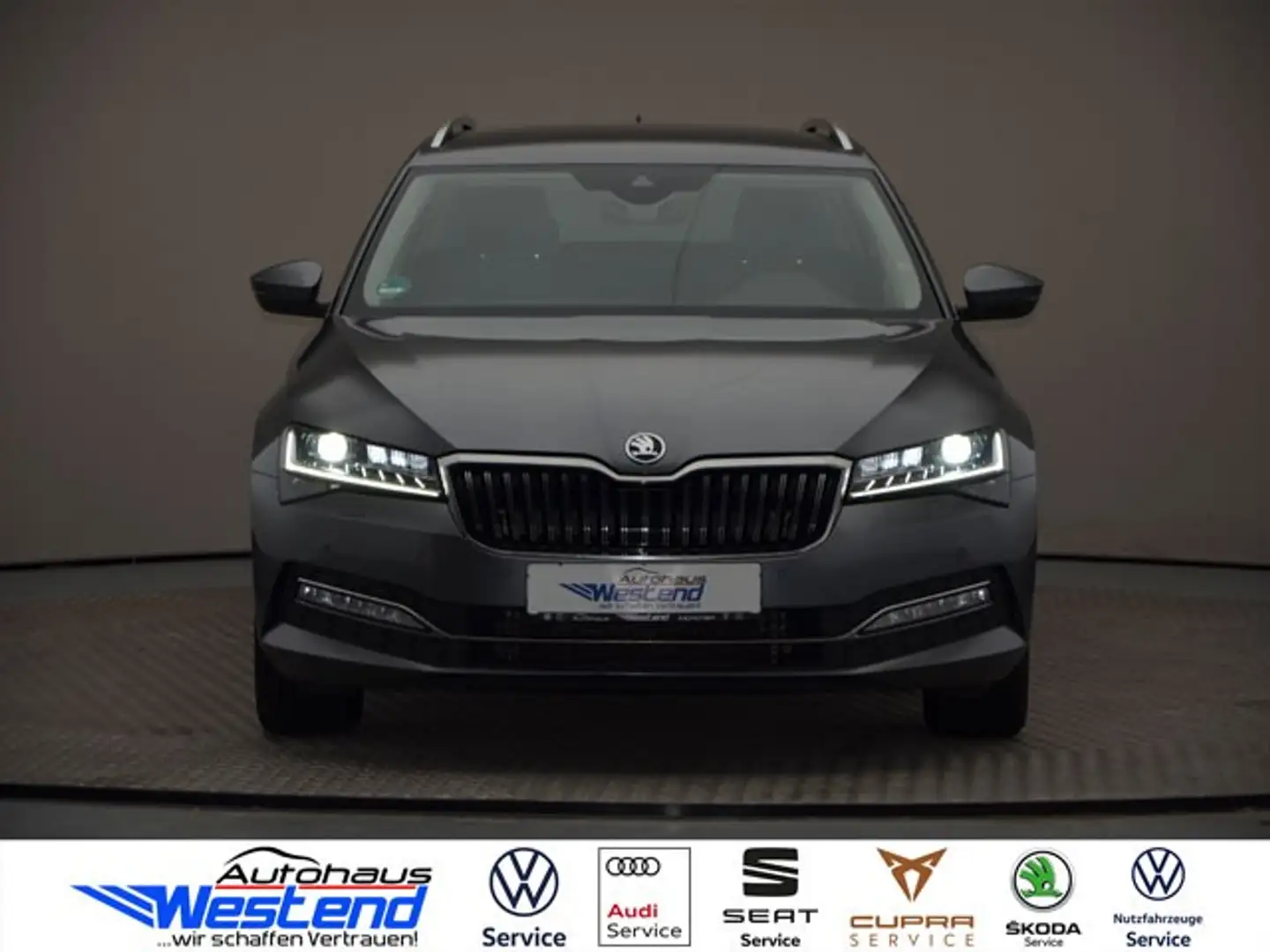 Skoda Superb Combi Style 2.0 TDI DSG 4x4 147 kW Navi LED Matrix Grau - 1