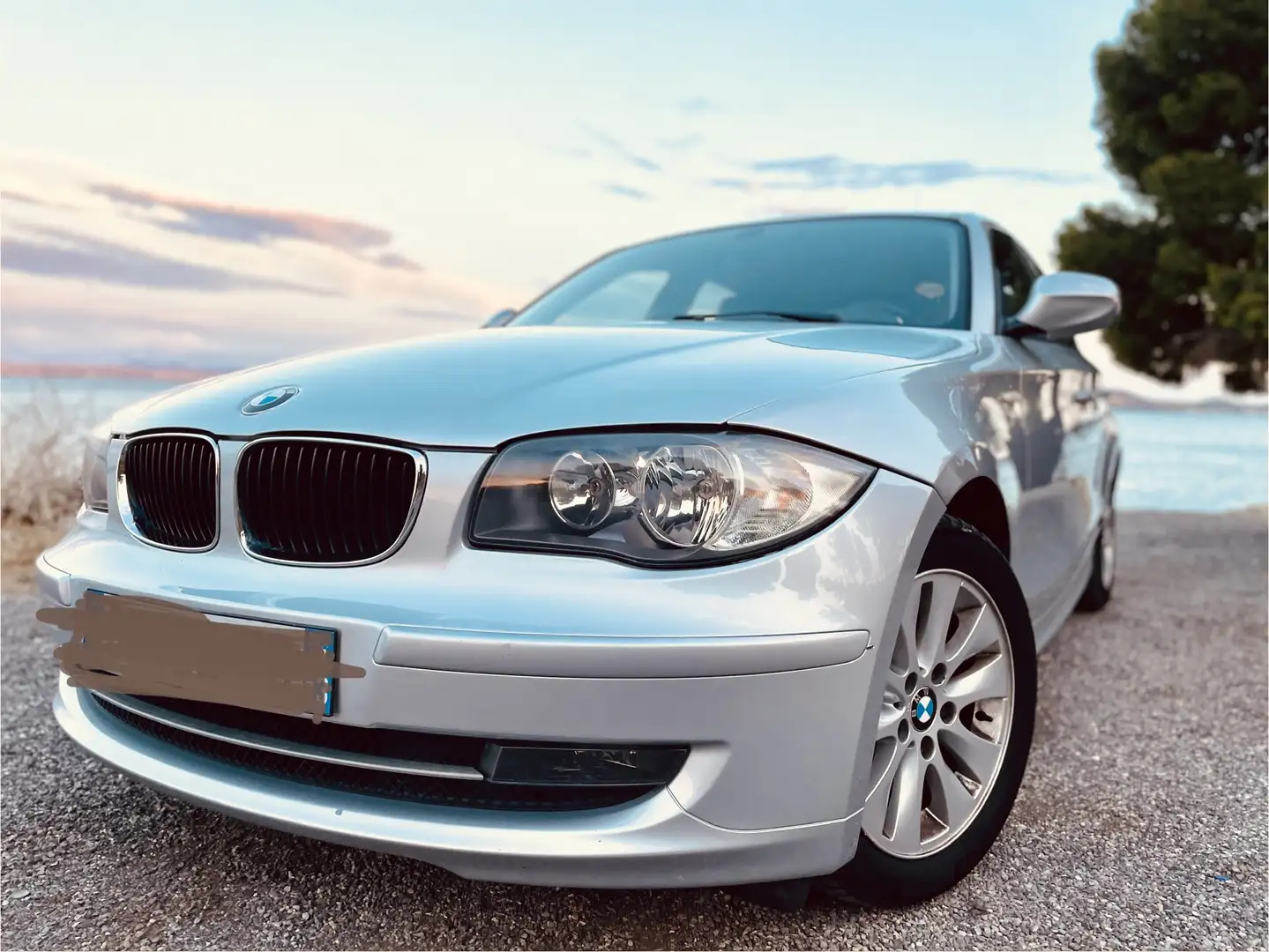 BMW 118 118d 143 ch Edition Avantage Argent - 1