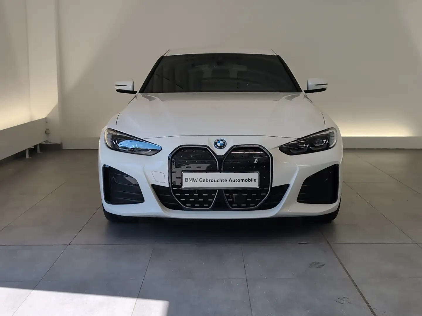 BMW i4 eDrive40 Gran Coupé M Sportpaket DAB/PDC/SHZ DAB/P Weiß - 2