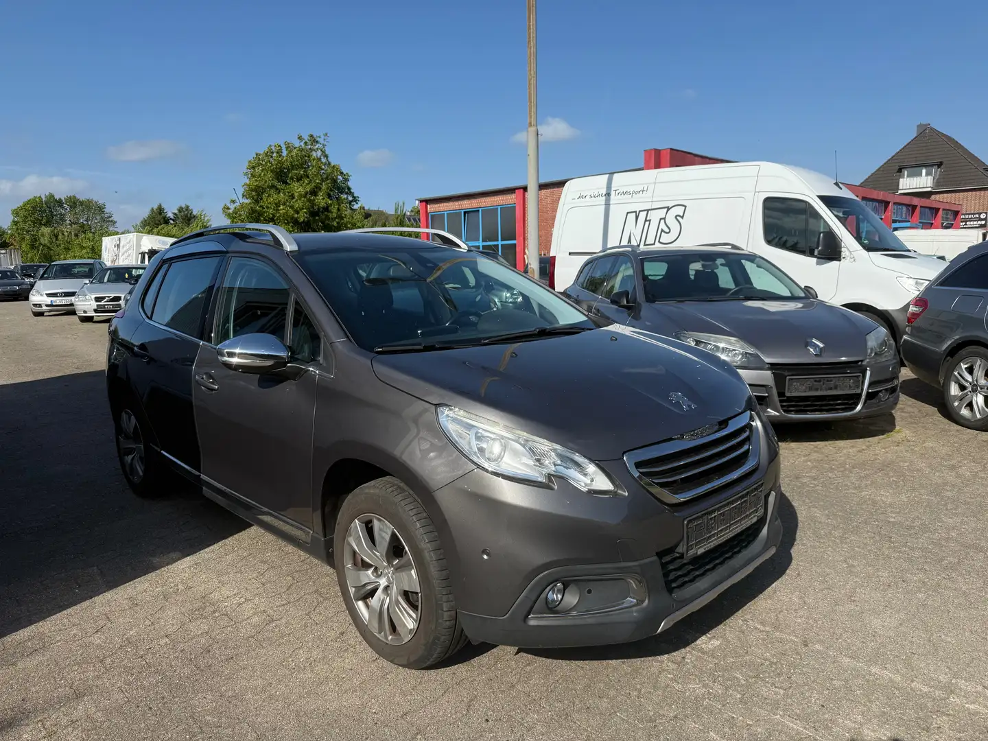 Peugeot 2008 120 VTI 1,6 Automatik Allure Navi Teilleder!!! Grau - 2