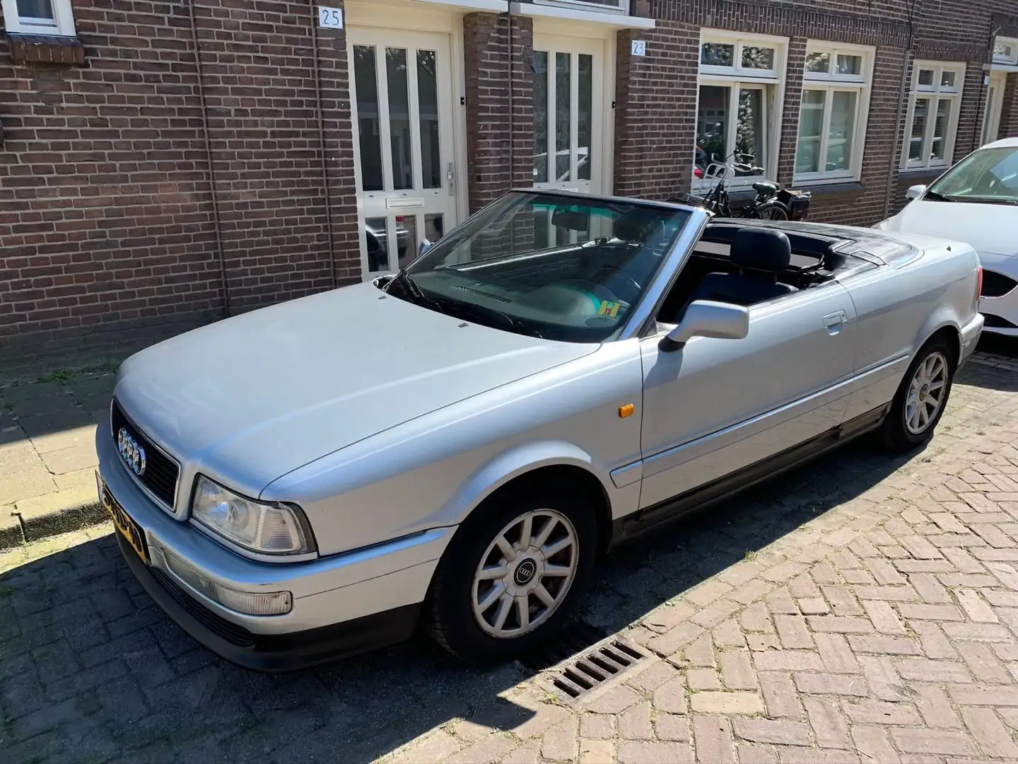 Audi Cabriolet 2.6 (E) V6 Zilver - 1