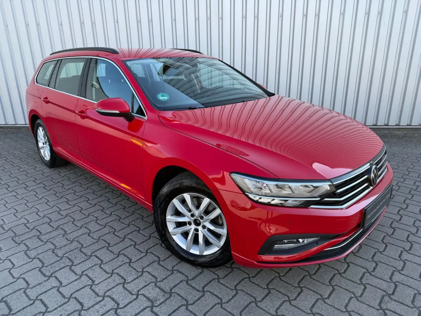 Volkswagen Passat Variant Passat*Variant*Business*Navi*Virtual*Massage*ACC Rouge - 1