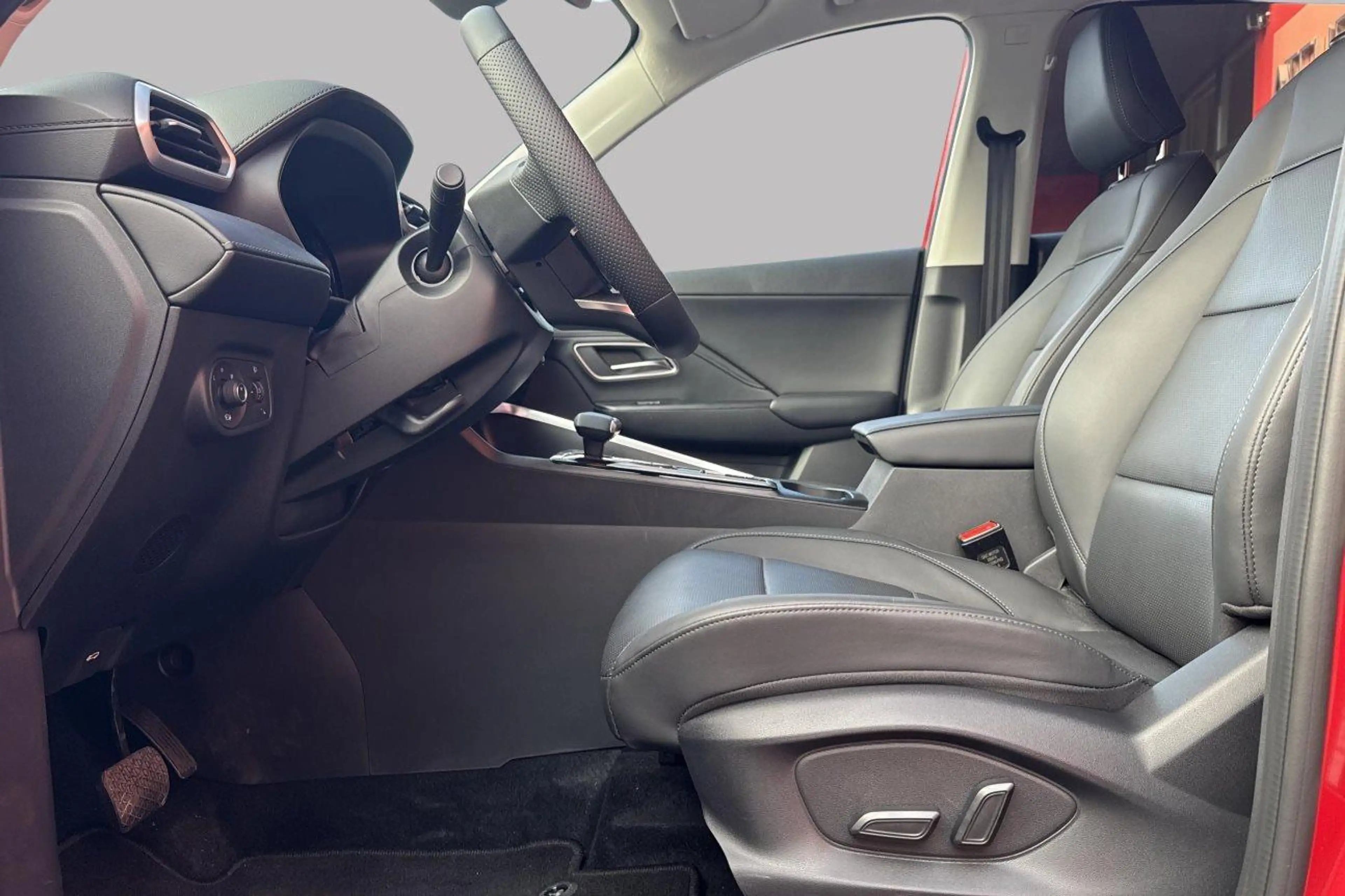 MG ZS LUXURY HEV — photo 10
