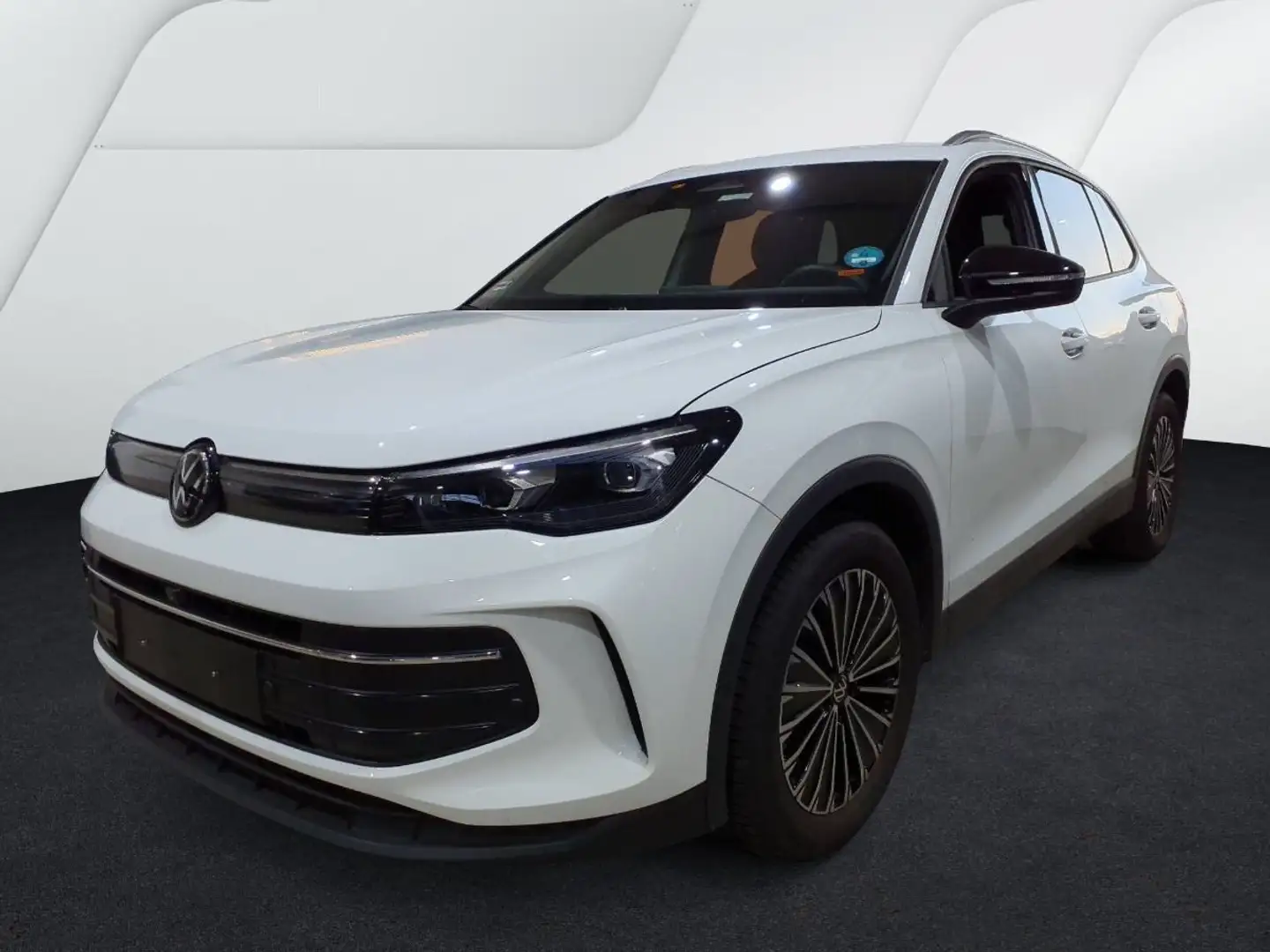 Volkswagen Tiguan 1.5 eTSI Goal Navi AHK 360° Matrix-LED Weiß - 2