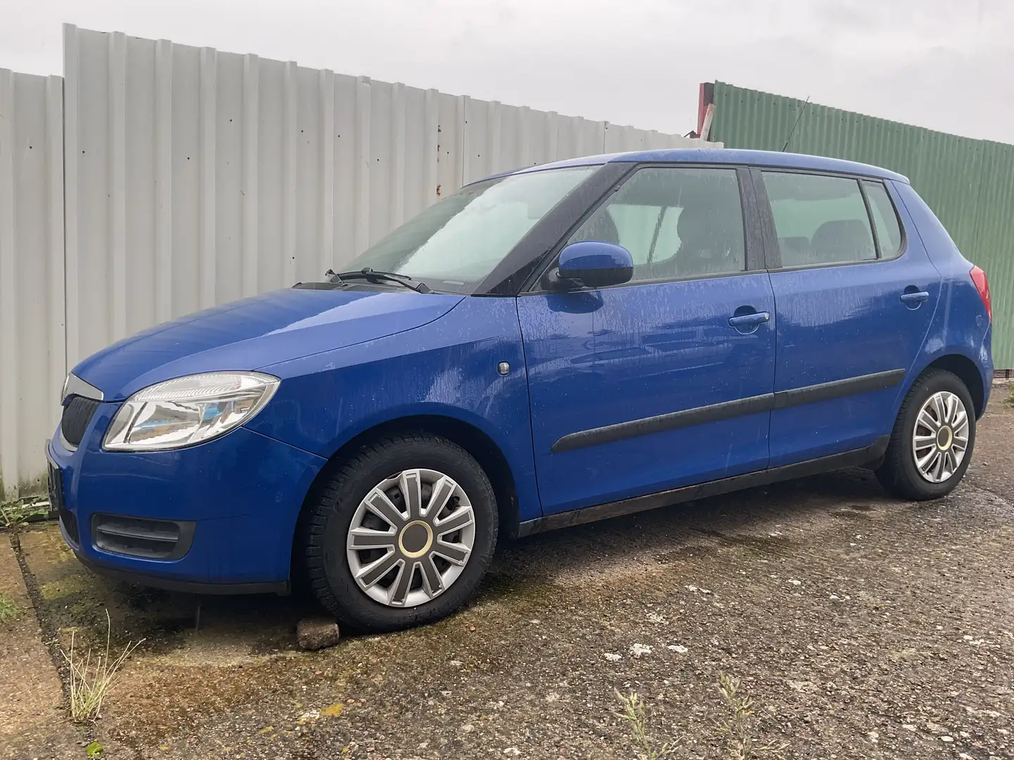 Skoda Fabia 1.2 HTP Ambiente Bleu - 1