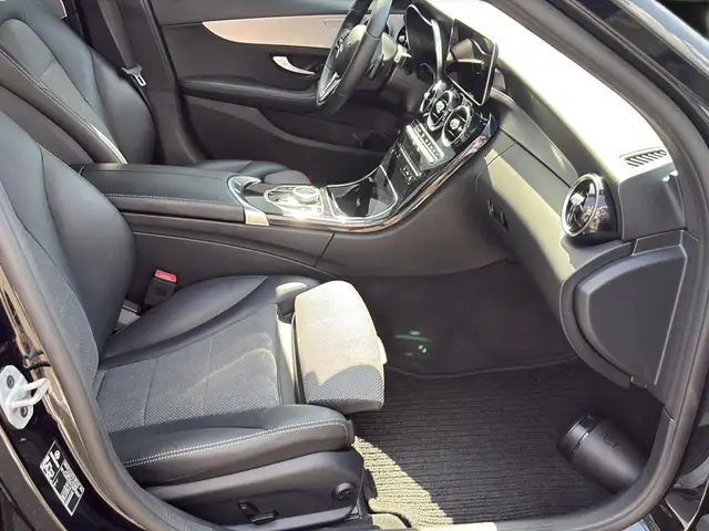Mercedes-Benz C-Class view 14