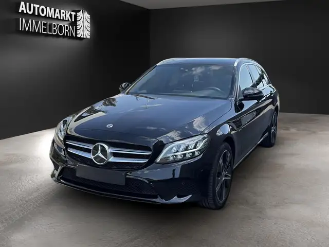 Mercedes-Benz C-Class view 3