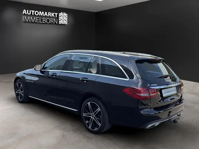Mercedes-Benz C-Class view 5