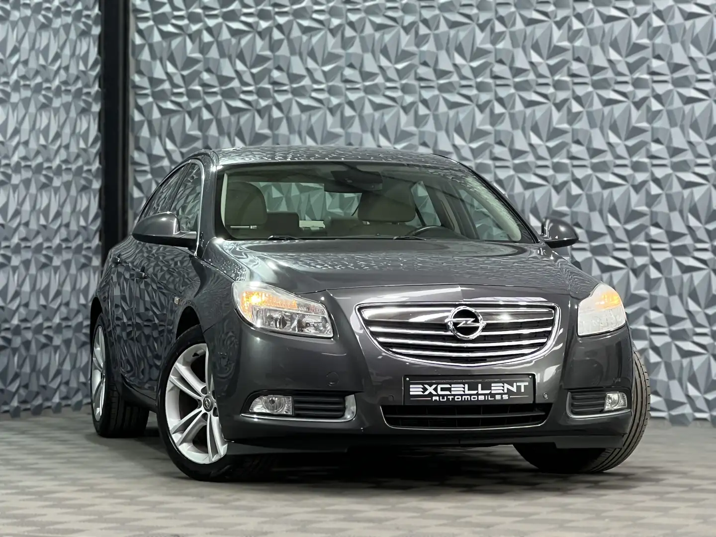 Opel Insignia 2.0 CDTi Sport DPF*GPS*CRUISE*BLUETOOTH*GARANTIE Grijs - 2