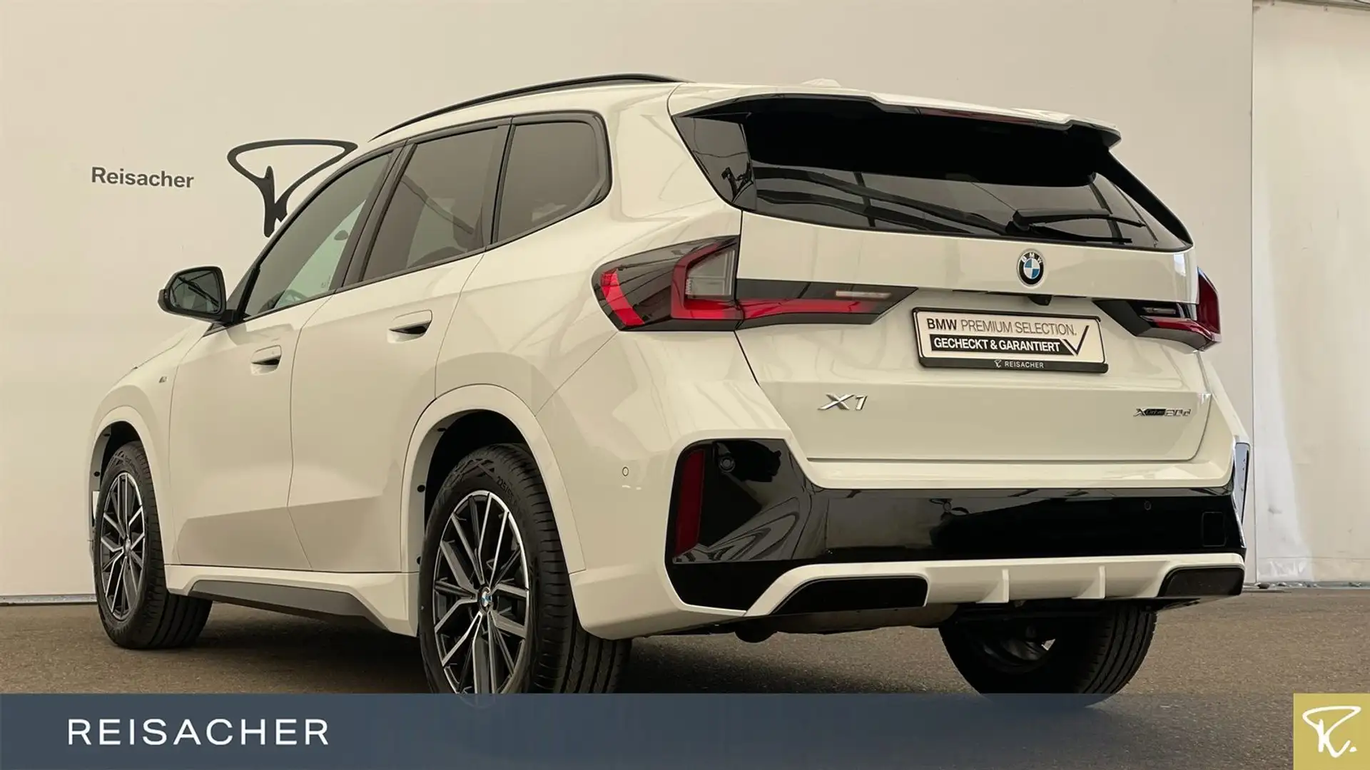 BMW X1 xDr20d A MSport AHK AdapLED ACC RFK H&K 18"LM Weiß - 2