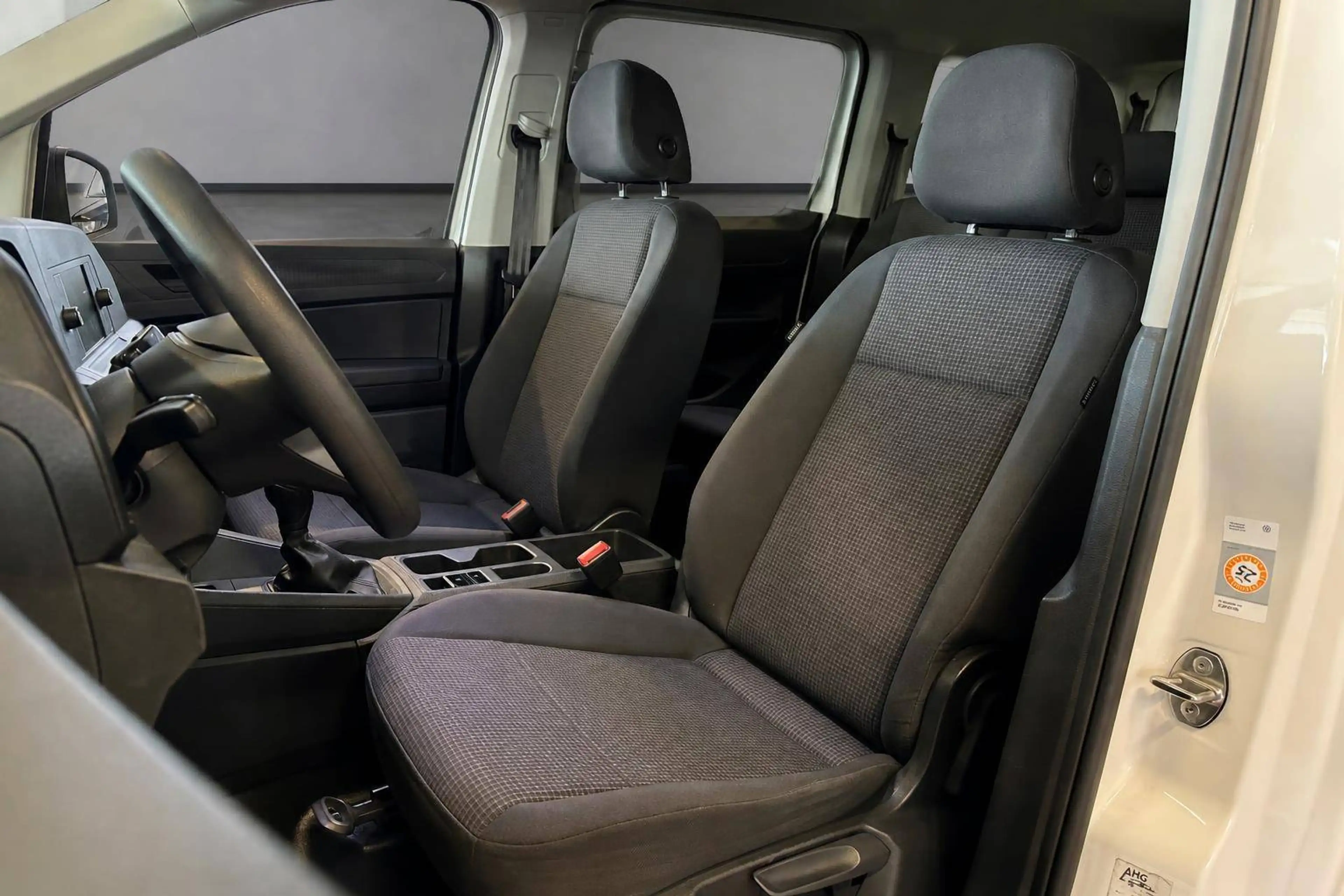 Volkswagen Caddy Kombi *1. Hand + 7 Sitzer — photo 8