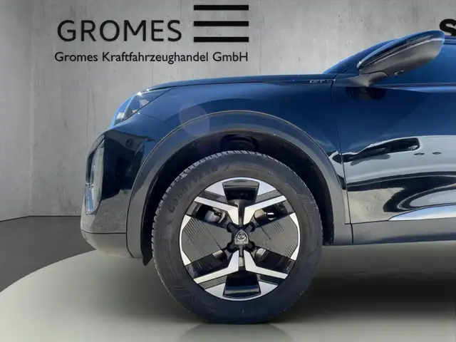 Peugeot 2008 view 11