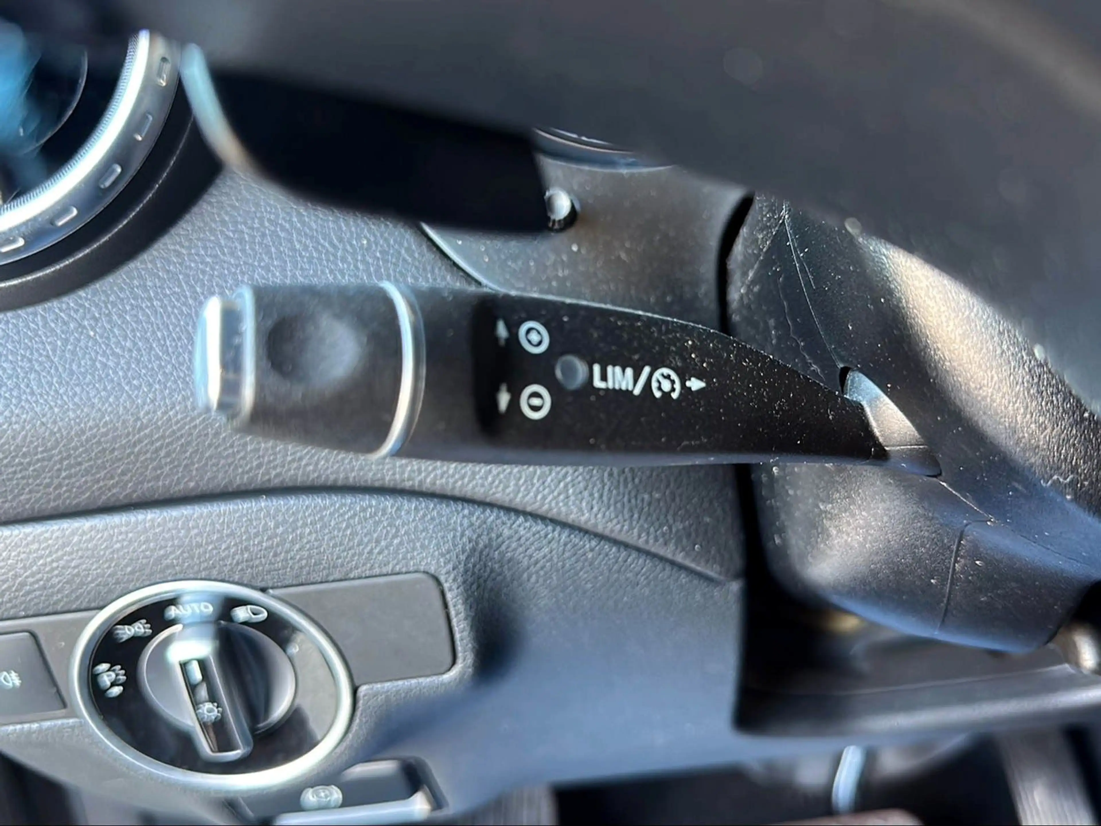 Mercedes-Benz GLA 180 | Navi | Xenon | Kam | AHK — photo 11