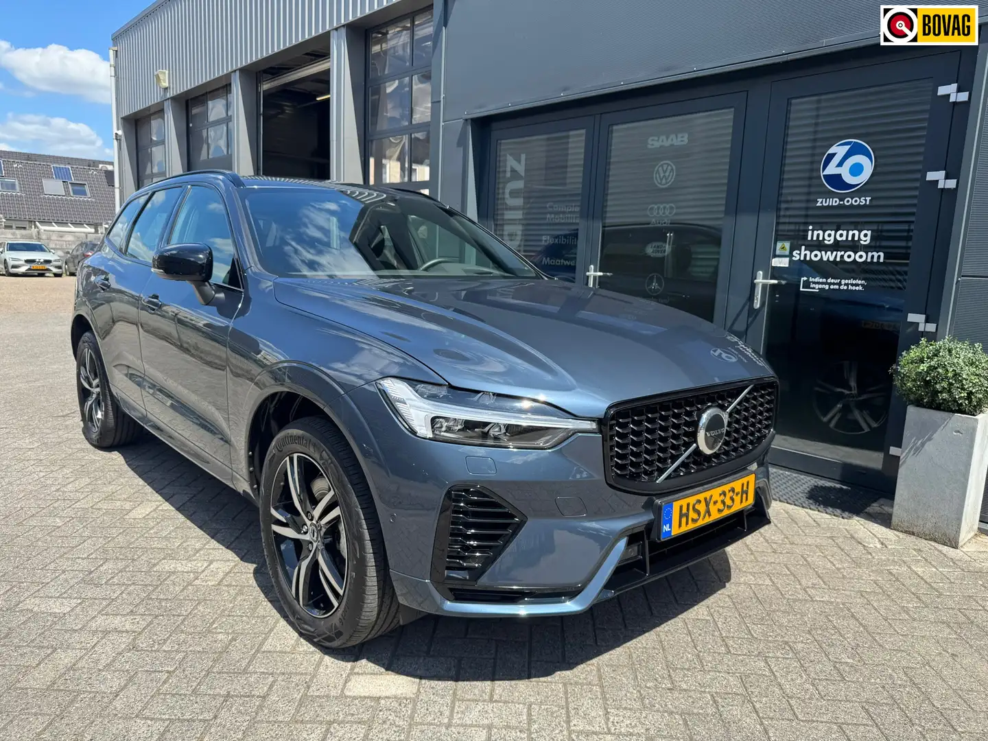 Volvo XC60 2.0 T8 Plug-in hybrid AWD Plus Bright (long range) Blauw - 1