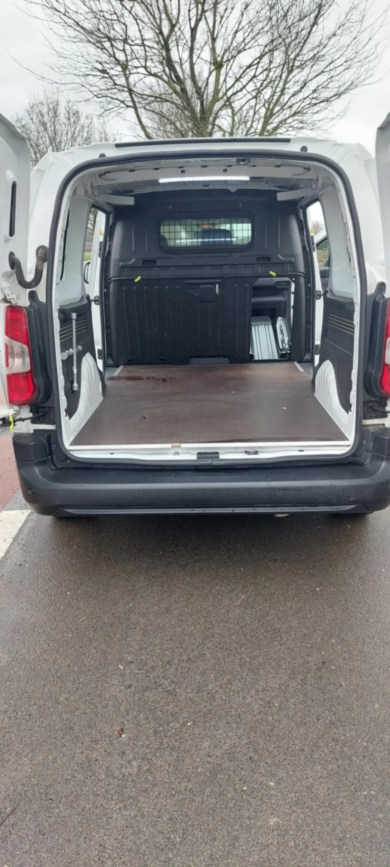Peugeot Partner 1.5 BlueHDi L2 Heavy Premium (EU6.3) — photo 13