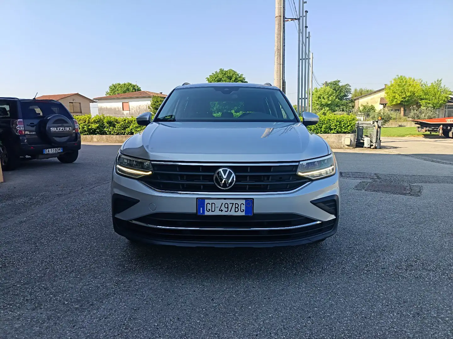Volkswagen Tiguan 2.0 TDI 150 CV SCR DSG Life Gris - 2