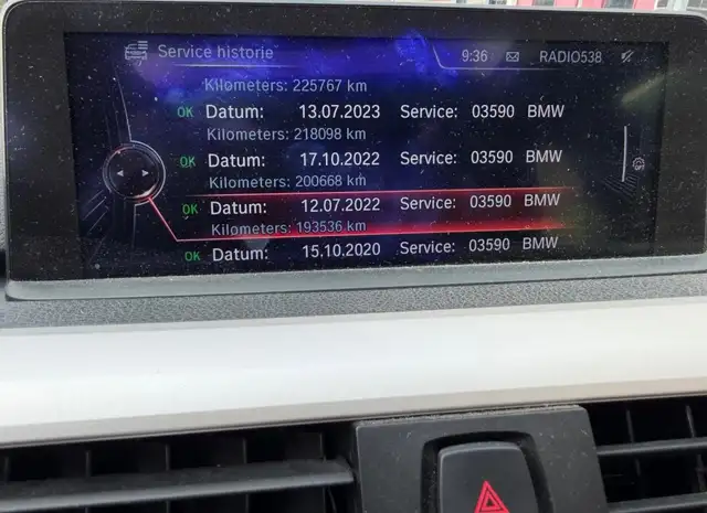 BMW 3 Series view 27