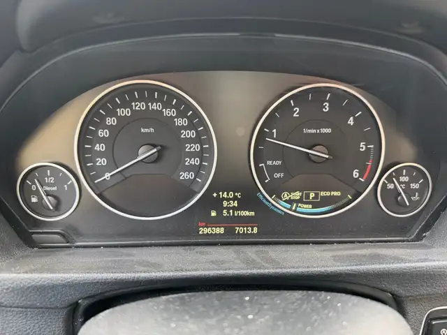 BMW 3 Series view 22