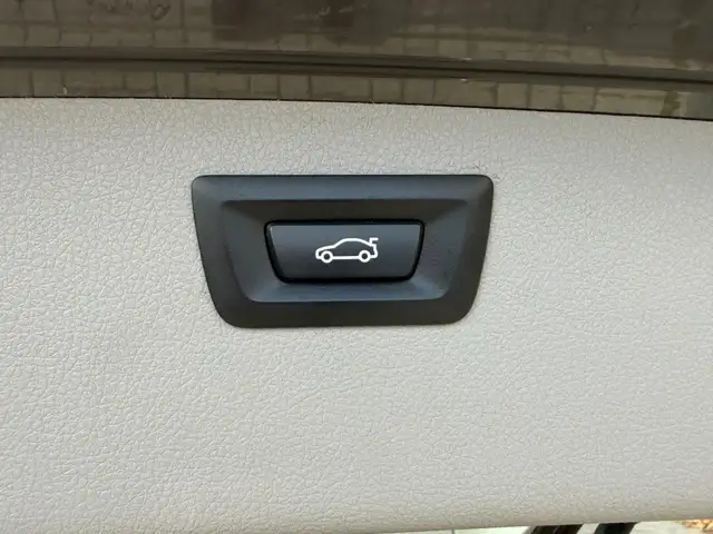 BMW 3 Series view 20