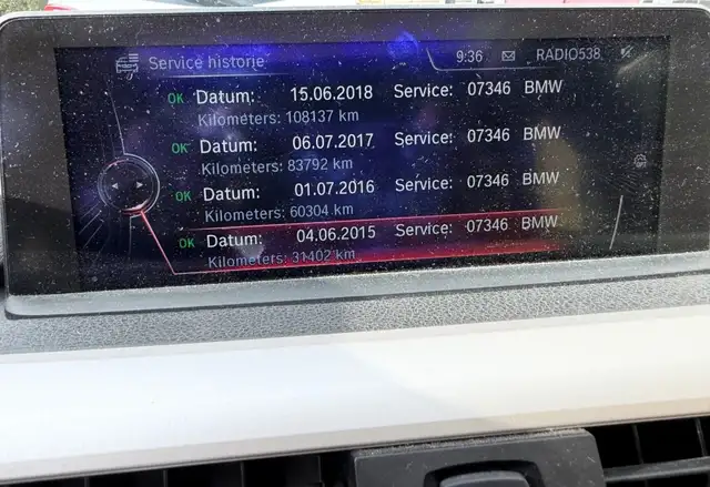 BMW 3 Series view 29