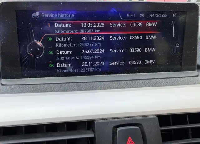 BMW 3 Series view 26