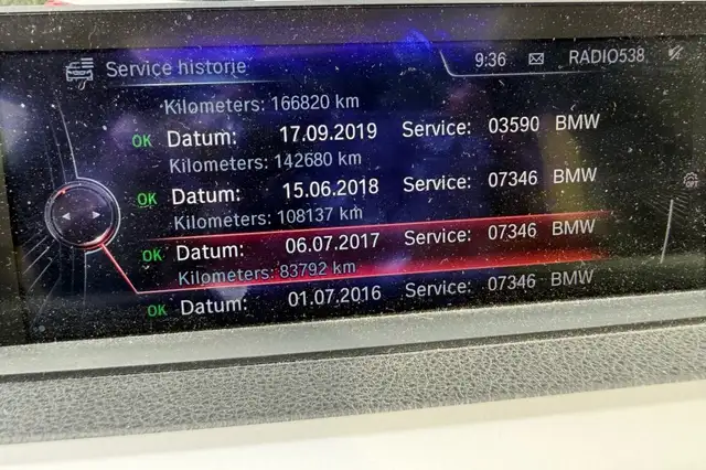 BMW 3 Series view 28
