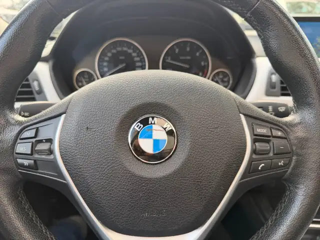 BMW 3 Series view 19