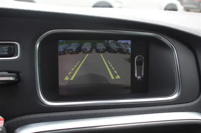 Volvo V40 view 23