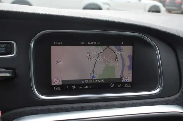 Volvo V40 view 21