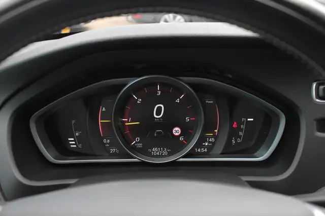 Volvo V40 view 18