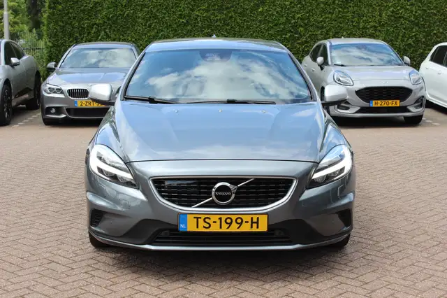 Volvo V40 view 8