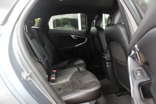 Volvo V40 view 12